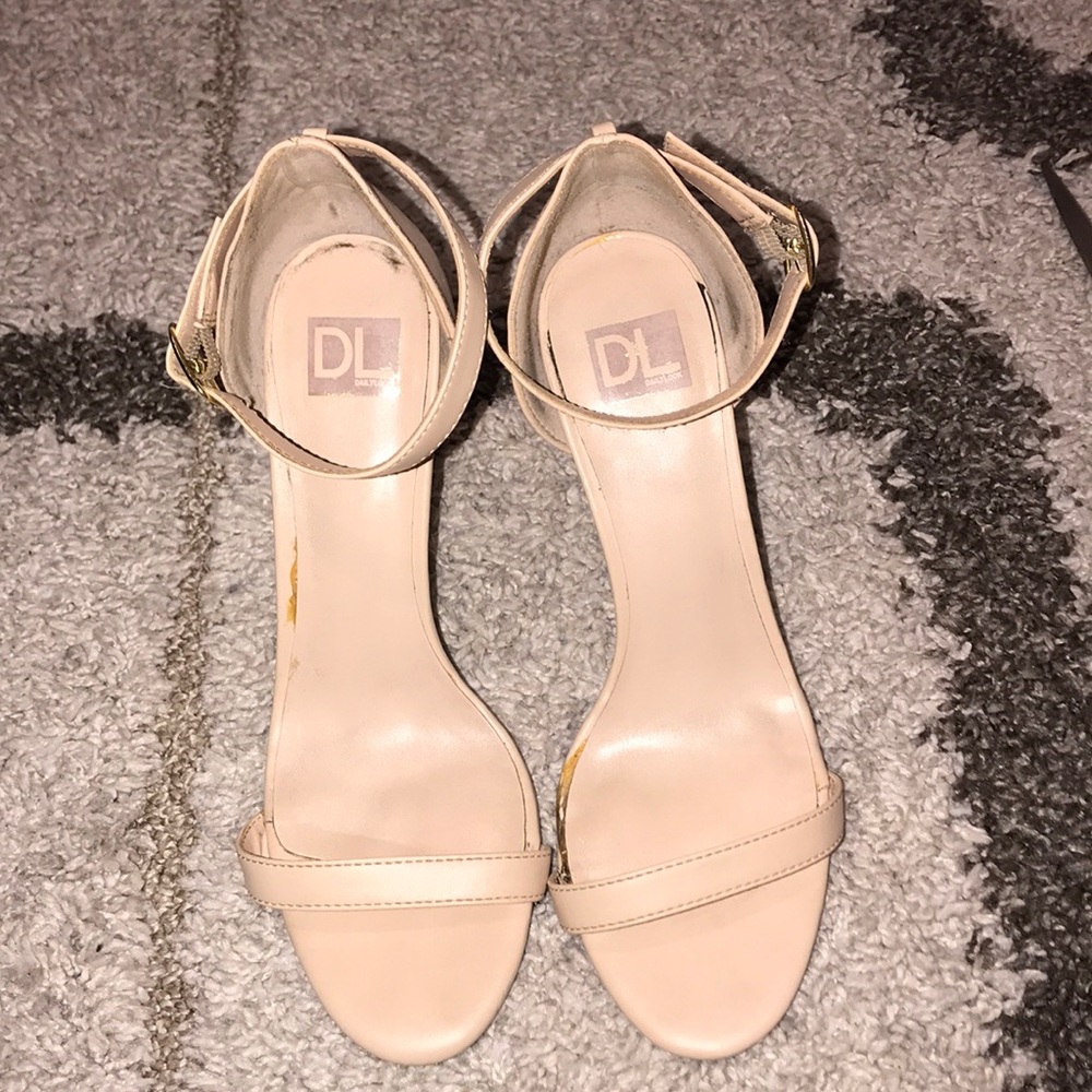daily look nude heels